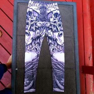 NWOT Black White Grey Skull Devil Woman Leggings